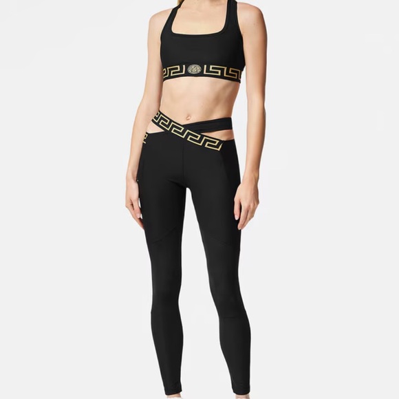 Greca Border Gym Sports Bra & leggings - Picture 2 of 13